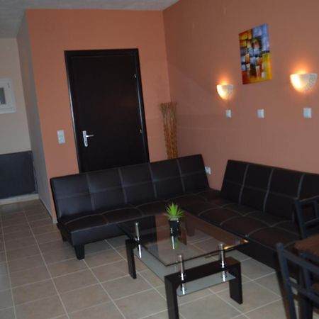 Thassos Grand Villas Apartments & Studios Limenaria  Ruang foto